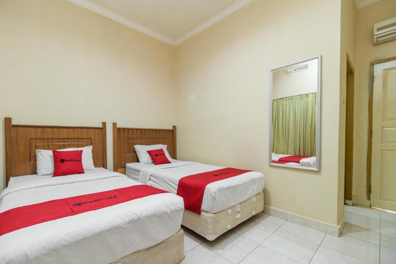 Reddoorz @ Jalan Lintas Sumatera Lahat Exterior photo